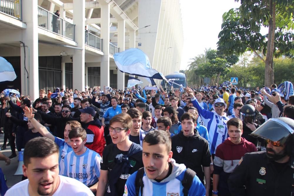 Recibimiento al Málaga CF antes del partido ante el Deportivo