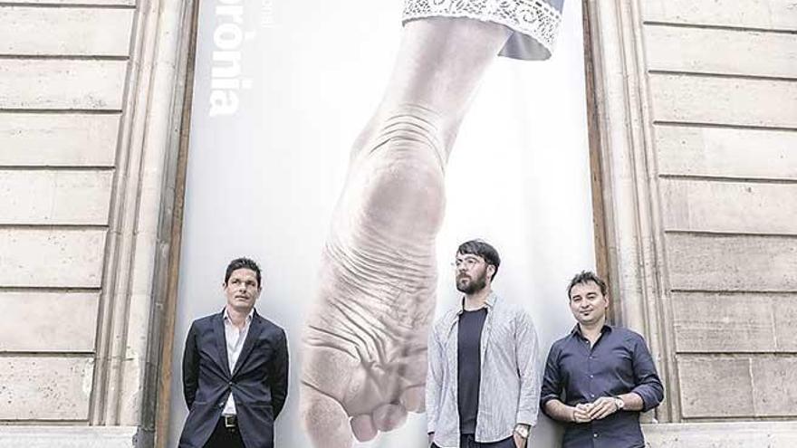 Carlos Forteza, Marcos Morau y José Trigueros, ayer, en las puertas del Teatre Principal de Palma.