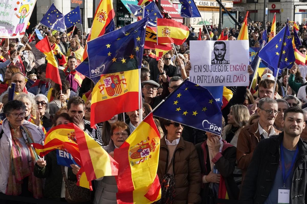 Manifestaciones en ciudades de toda España tras el acuerdo del PSOE y Junts