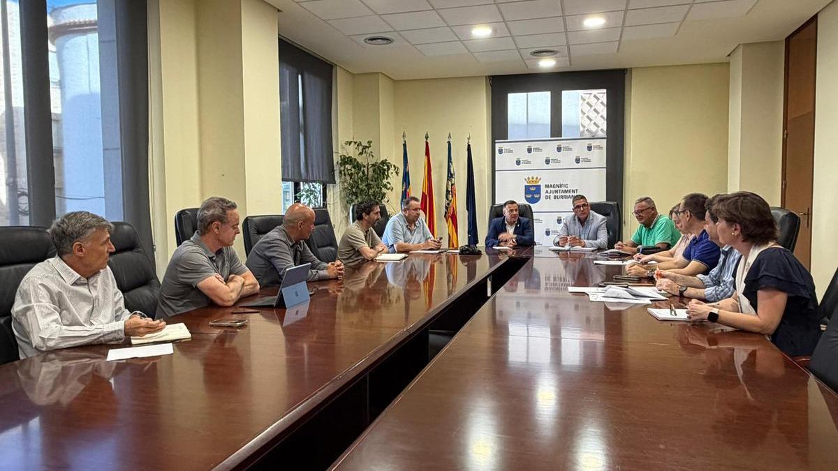 Imagen del encuentro celebrado en el Ayuntamiento para abordar los siguientes pasos para actival el PAI Sant Gregori.
