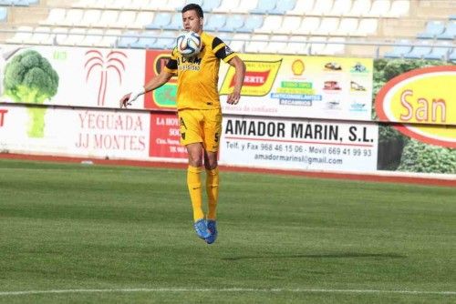 Futbol. La Hoya-UCAM (0-0)