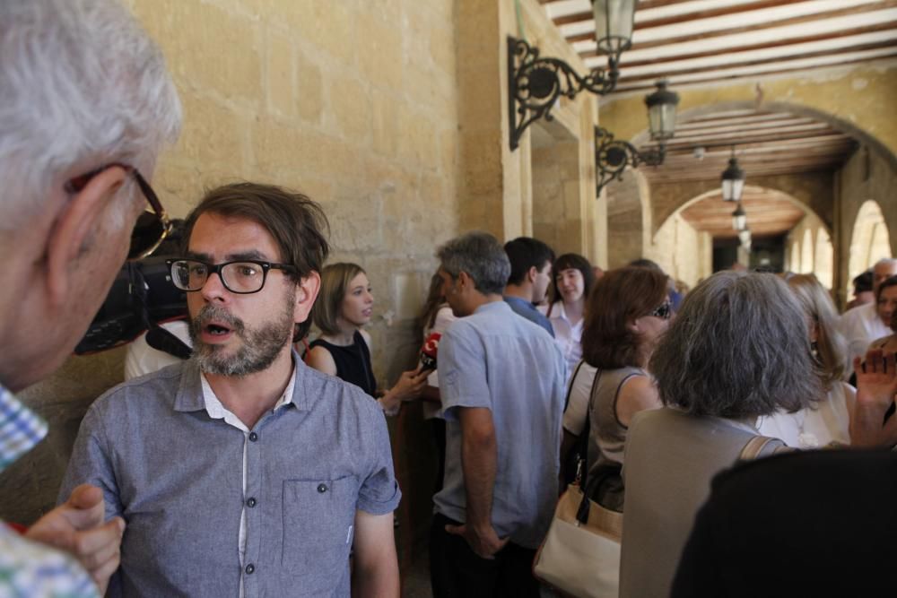 Cientos de personas despiden a Gustavo Bueno en su ciudad natal, Santo Domingo de la Calzada, en La Rioja