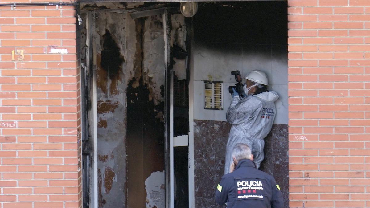 Mueren tres personas en un incendio en una vivienda de Rubí (Barcelona)
