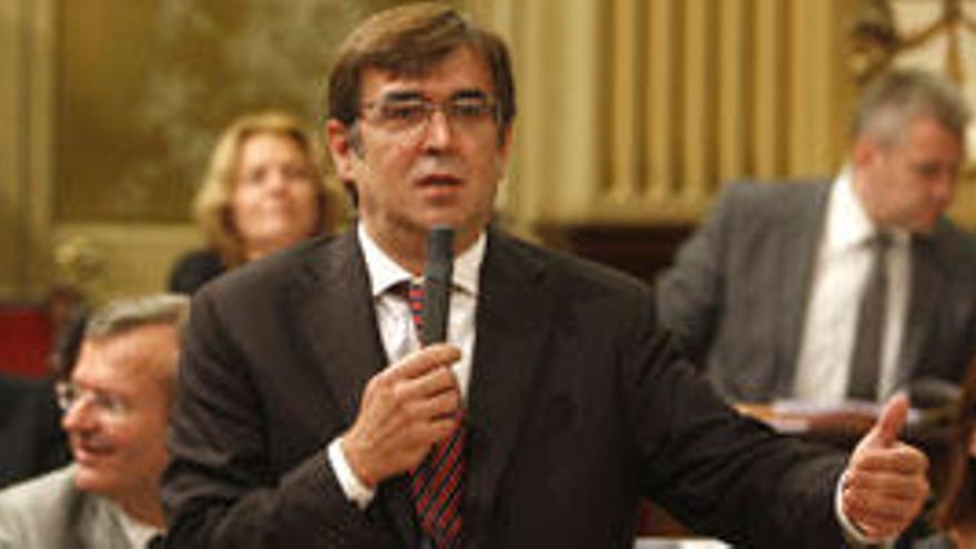 Francesc Antich, durante su intervención en el pleno del Parlament.