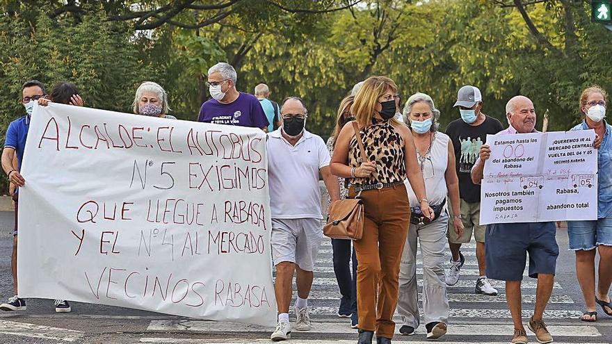 Rabasa urge la vuelta de la línea 5 del autobús  |