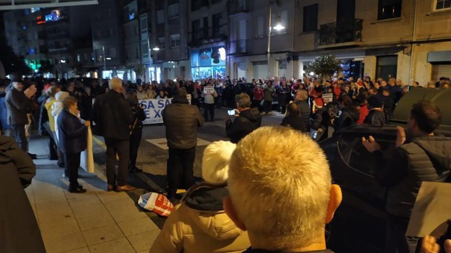 Moaña mantiene la demanda con una protesta nocturna y alerta de los problemas en pediatría