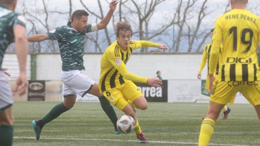 El ascenso virtual a la Premier League que acaricia Yayo, jugador del Real Oviedo