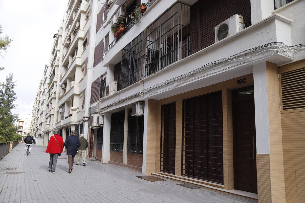 A.J.González Córdoba Antiguo bar La Libra de Ciudad Jardín pasaje Antonio Zurita convertido en apartamentos turísticos