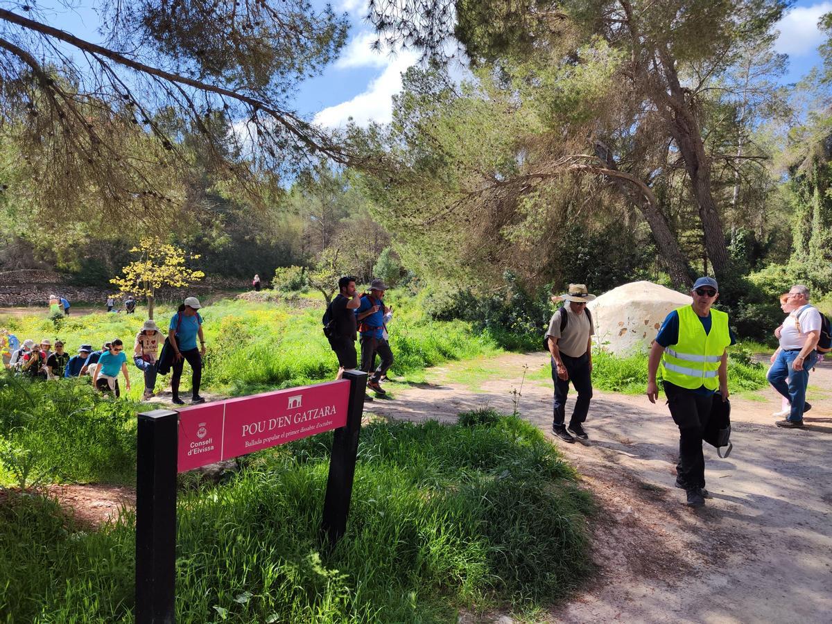 La jornada para reivindicar los caminos públicos de Ibiza y vías agropecuarias en imágenes La jornada para reivindicar los caminos públicos de Ibiza y vías agropecuarias en imágenes