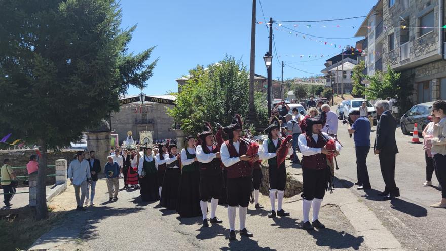 VÍDEO | La banda de gaitas As Portelas, en San Martín de Castañeda