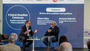 El director de EL PERIÓDICO, Albert Sáez, conversa con el vicepresidente ejecutivo del AMB, Antonio Balmón, en la segunda edición de la jornada Mobilitat Catalunya.