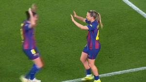 ¡Carla Julià hizo magia dentro del área dando el cuarto gol!
