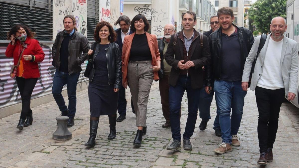 Dirigentes de formaciones de izquierdas de Andalucía en la foto que difundieron tras su reunión del lunes.