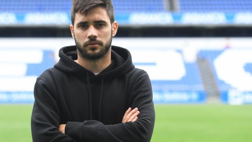 Carles Gil, en el estadio de Riazor.