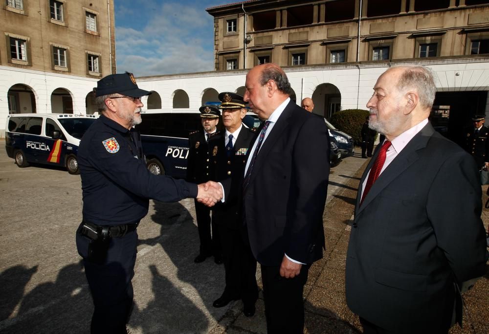 Visita del director general de la Policía a las instalaciones de Buenavista.