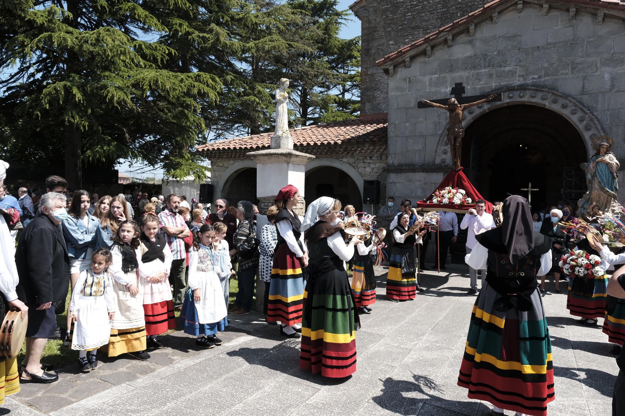 En imágenes: La procesión del Cristo de Cenero