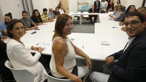 18/10/2019 (I-D) La ministra de Turismo en funciones, Reyes Maroto; la presidenta del Govern, Francina Armengol y el conseller de Modelo EconÃ³mico, Turismo y Trabajo, Iago Negueruela durante la reuniÃ³n con trabajadores afectados por la quiebra de Thomas Cook, en la sede de Thomas Cook, en Palma de Mallorca (EspaÃ±a), a 18 de octubre de 2019.