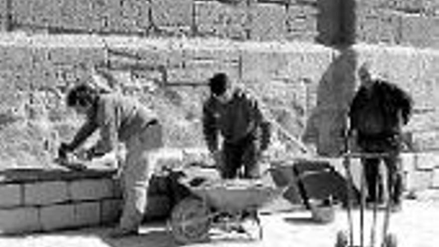 Obras en la plaza de Luna