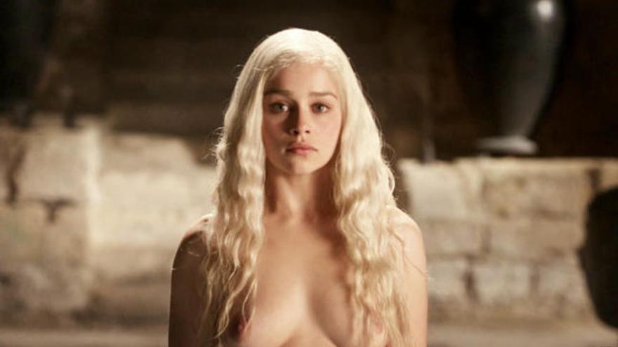 Emilia Clarke es Daenerys Targaryen.