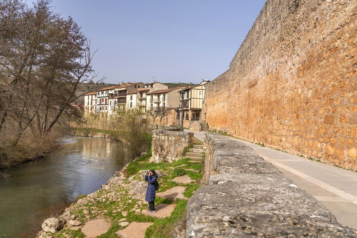 Río Arlanza, a su paso por Covarrubias.