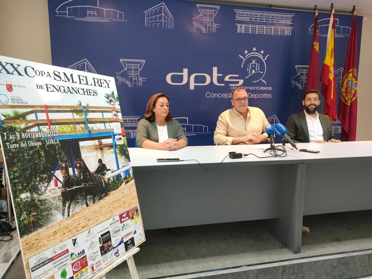 La presentanción se llevaba a cabo en la Casa del Deporte de Lorca.