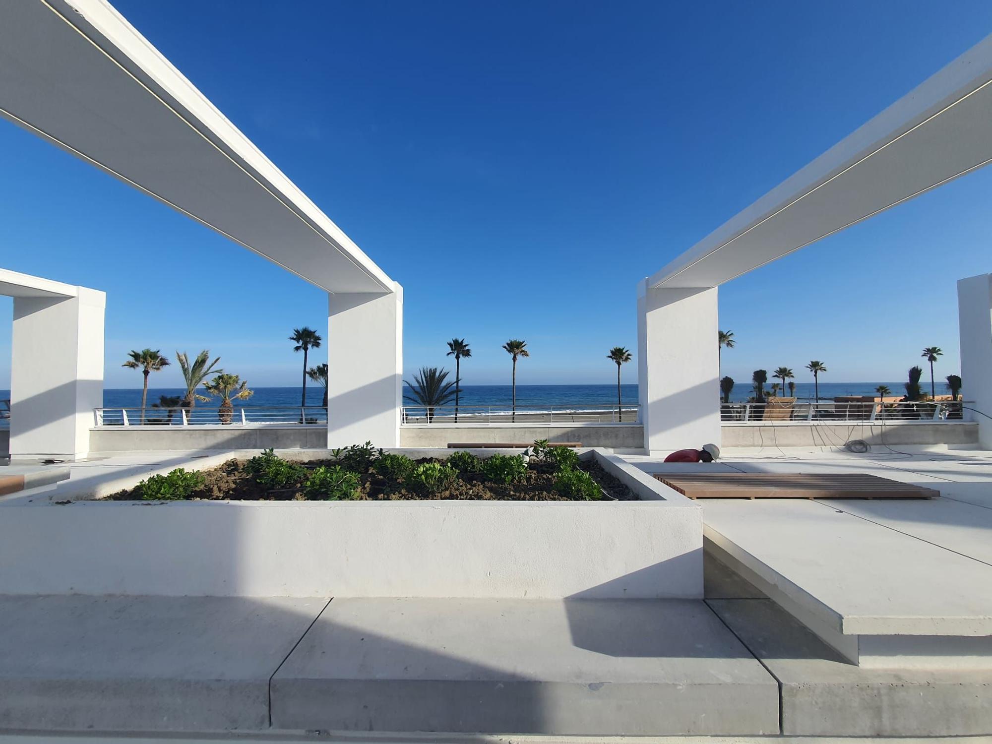 Juanma Moreno inaugura el Mirador del Carmen