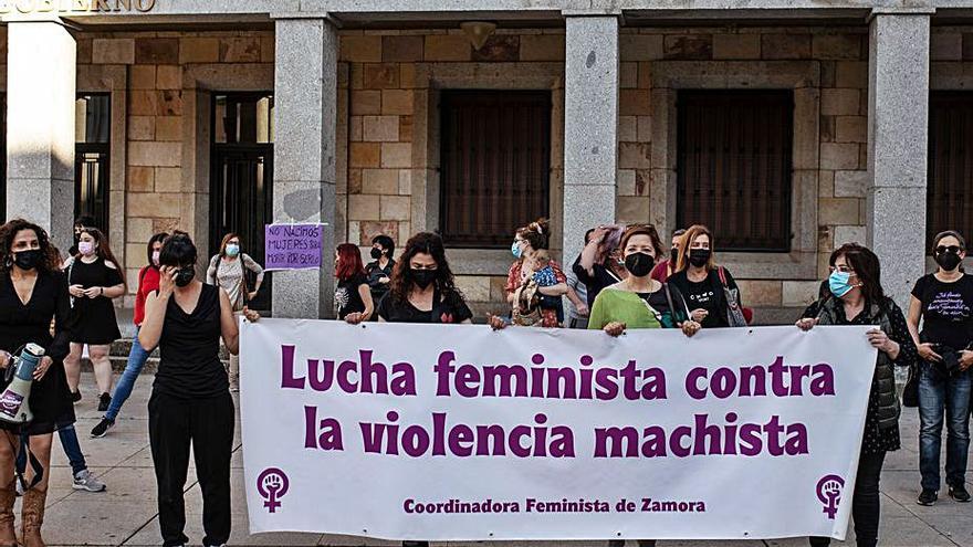 Zamora clama contra la violencia de género.