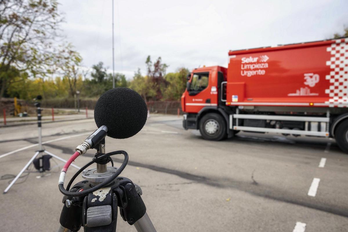 Un medidor de sonido durante la presentación del plan de Acción en Materia de Contaminación Acústica (PAMCA).