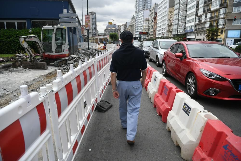 Atasco en Linares Rivas por las obras en un carril