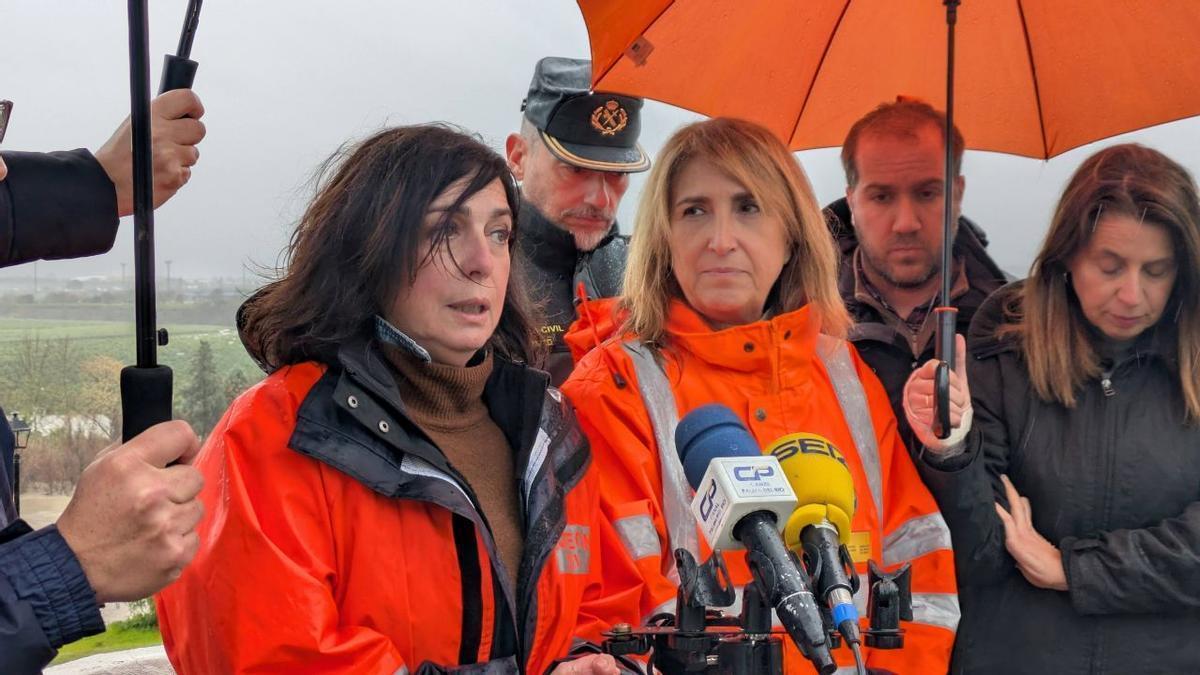 La alcaldesa y la subdelegada, en la visita de esta última a Palma del Río durante el tren de borrascas.