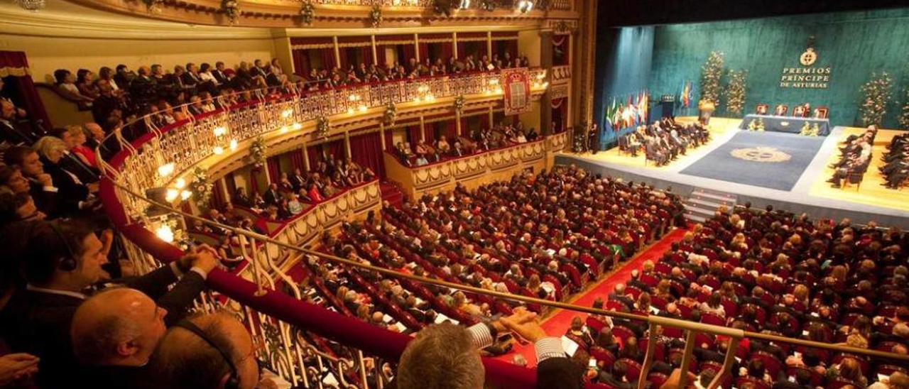 El teatro Campoamor, en la ceremonia de entrega de los premios &quot;Princesa de Asturias&quot;.