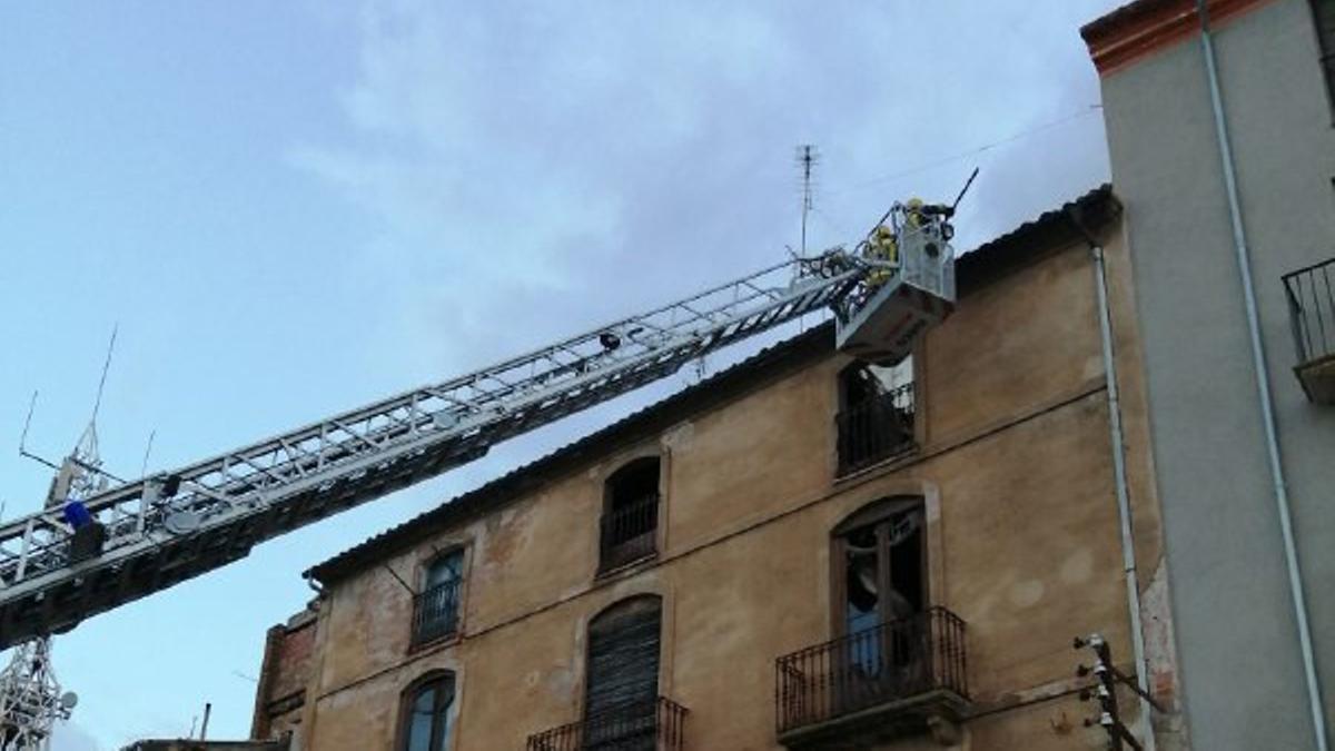 Revisión de una tejado en Móra d'Ebre a causa del temporal