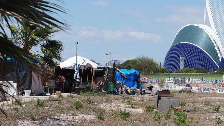  de personas en chabolas y asentamientos en València: 574 familias con 384 menores