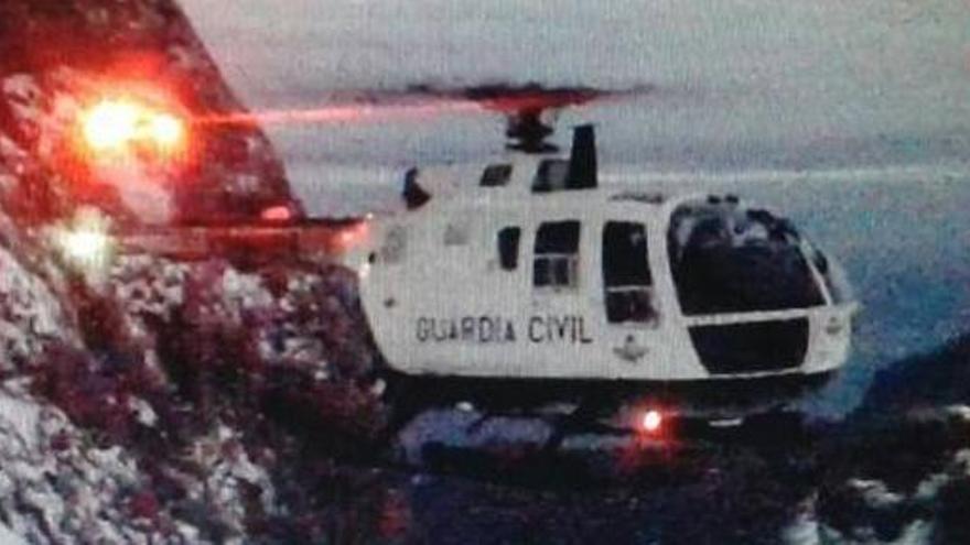 Der Rettungshelikopter der Guardia Civil im Einsatz