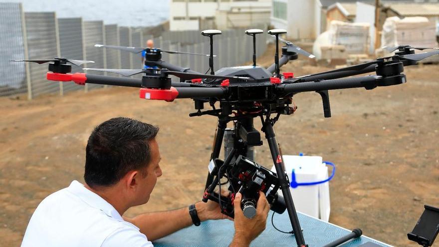 Canarias desarrolla un dron con células solares para vigilar la salud del océano