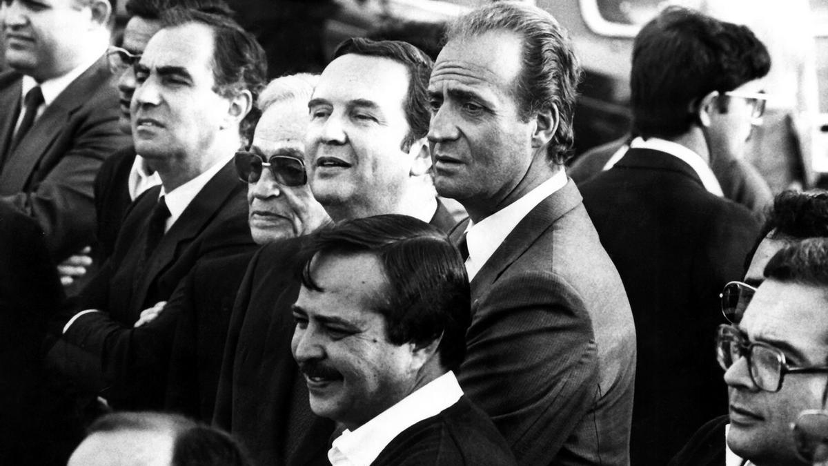 Jerónimo Saavedra junto al Rey emérito Juan Carlos I, en una imagen de archivo.