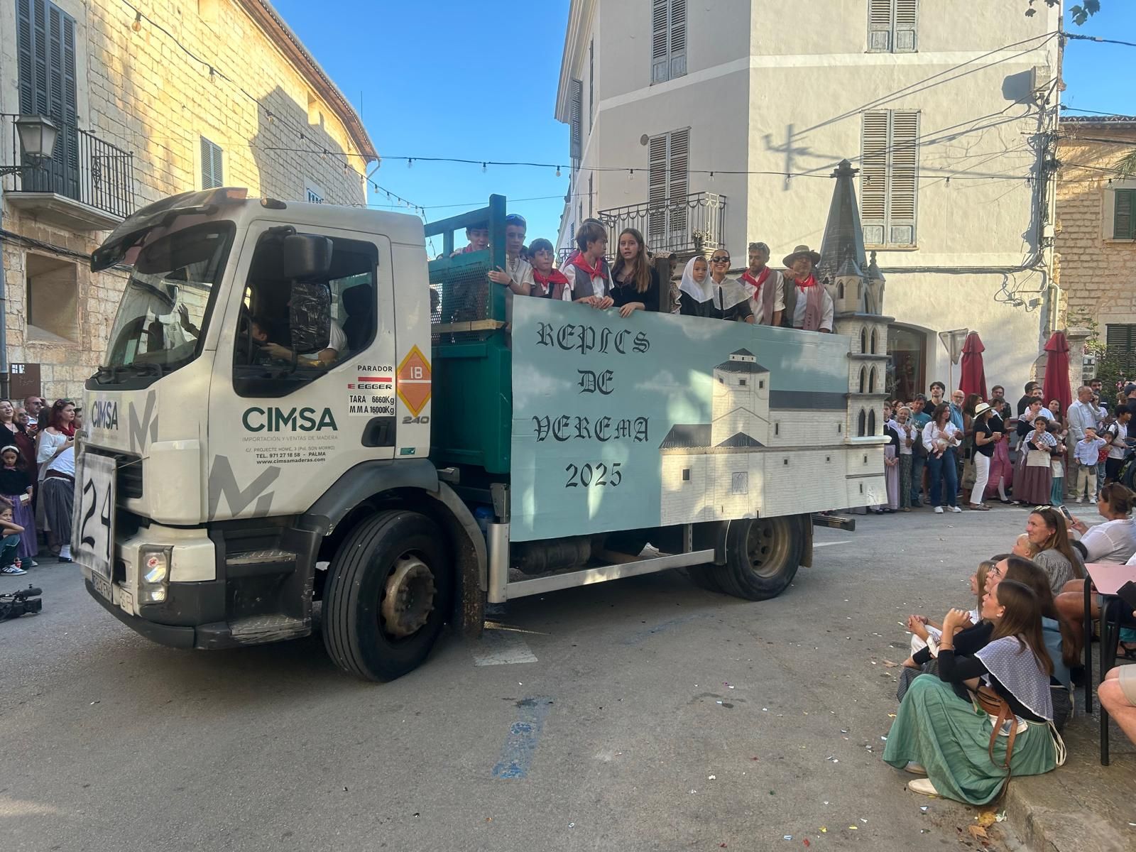 Las imágenes de las carrozas de Binissalem