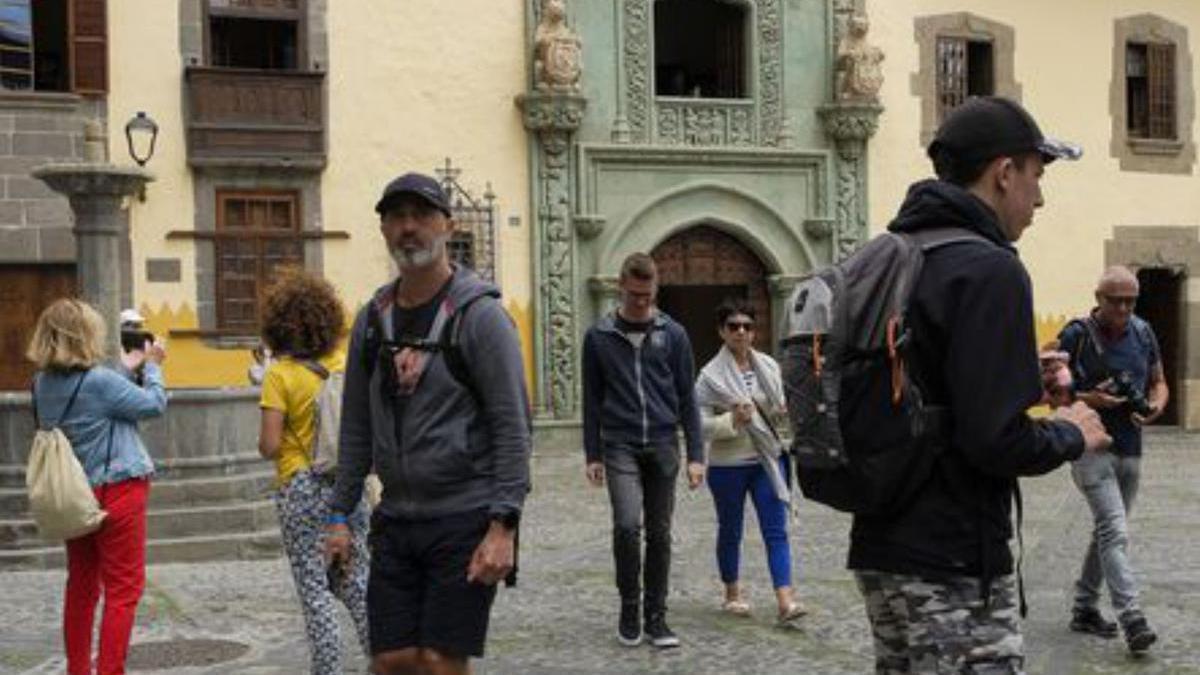 Turistas en Vegueta.