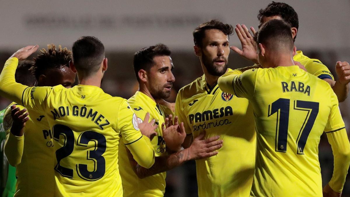 Los futbolistas del Villarreal celebran un gol el pasado martes en el campo del Atlético Sanluqueño en Copa del Rey.