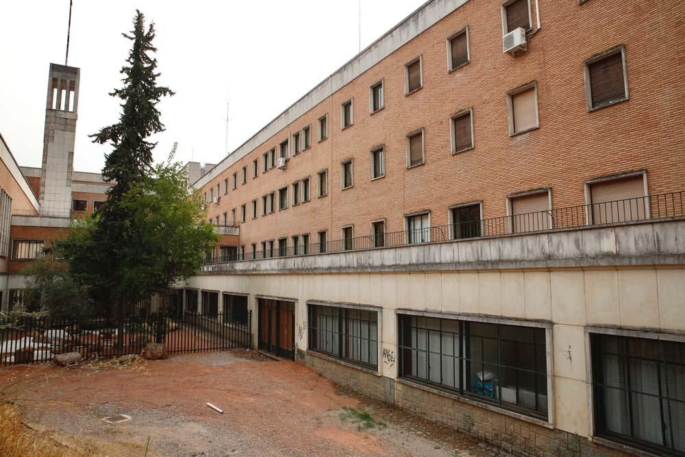 Fotogalería /Estado del colegio de la Aduana.