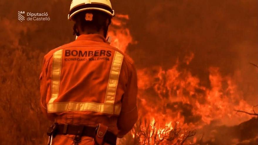 Homenaje a los bomberos en el primer aniversario del incendio de Bejís