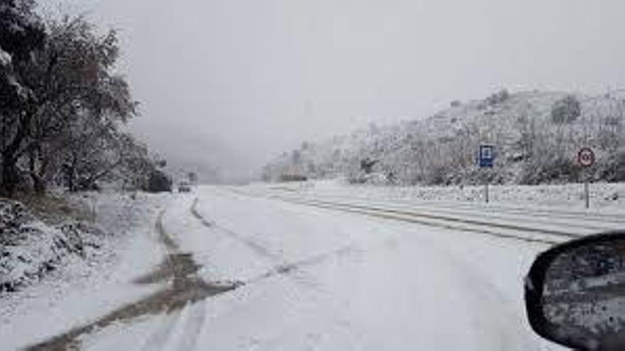 Nevadas en Pirineos, Cinco Villas e Ibérica y lluvias localmente fuertes