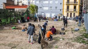 Vecinos trabajando en Juan de Sada.