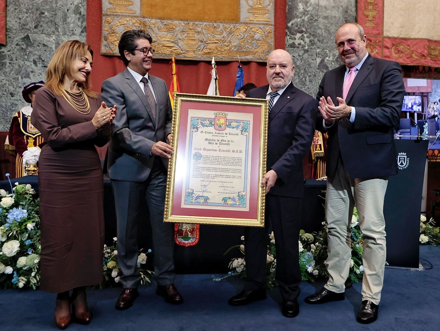 Entrega de la Medalla de Oro de Tenerife al Club Deportivo Tenerife