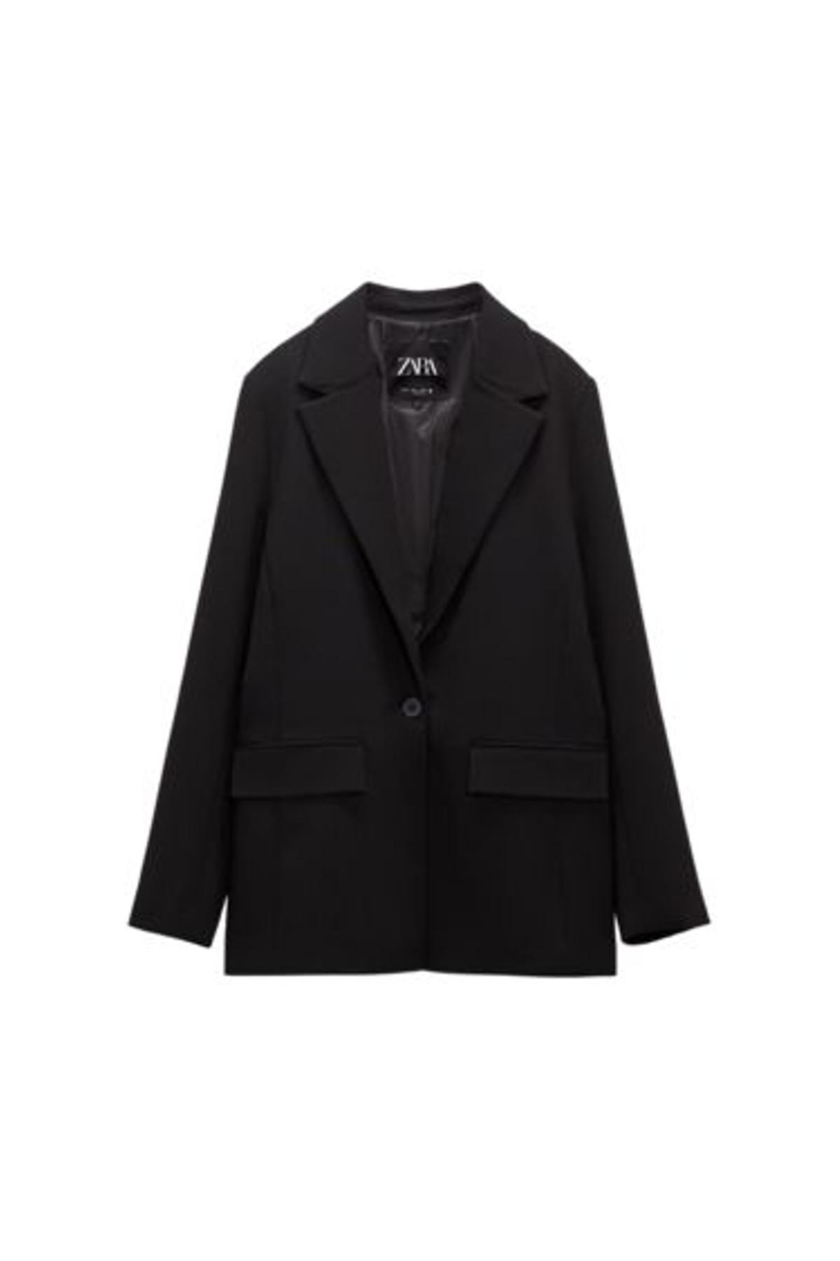 Zara ya tiene el blazer que estiliza cualquier figura