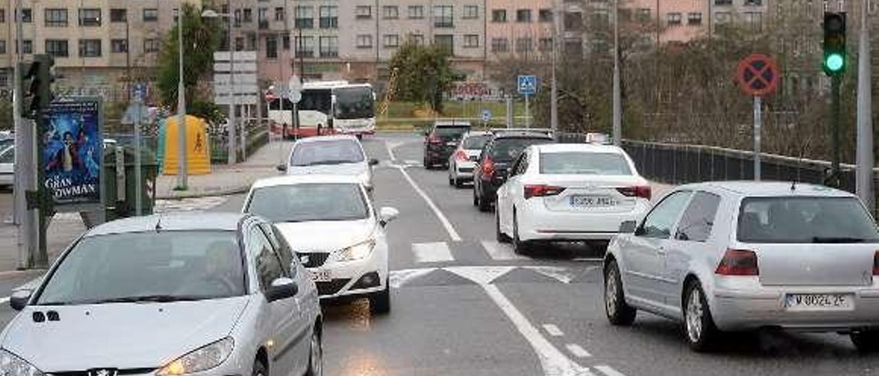 La Intermodal pondrá la guinda a O Gorgullón  |  Rematada la obra de reforma integral de O Gorgullón por parte del Concello, la mejora del ámbito de la Rúa da Estación y calle Otero Pedrayo está pendiente de la reforma de la estación de autobuses por parte de la Xunta y su nueva conexión intermodal con la del ferrocarril.