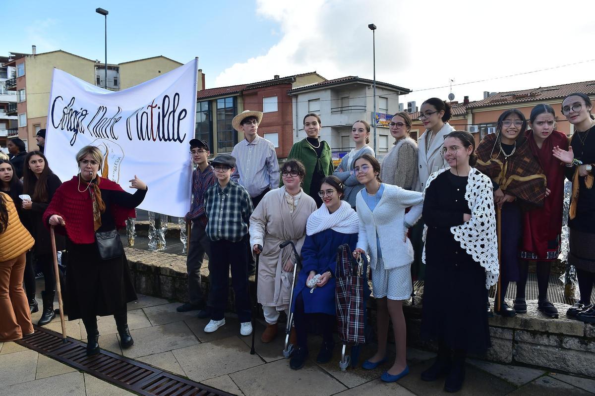 Fotogalería | Los colegios estrenan el Carnaval en Plasencia