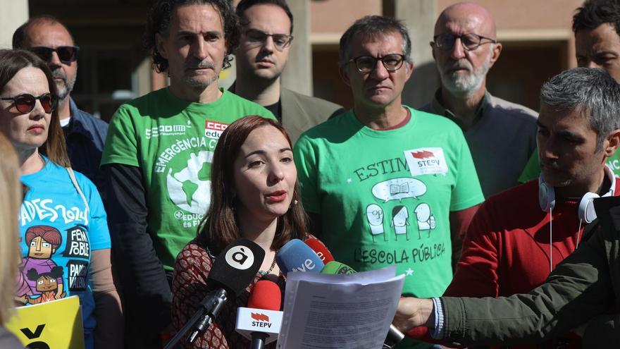 Los sindicatos convocan huelga general de Educación el 23 de mayo