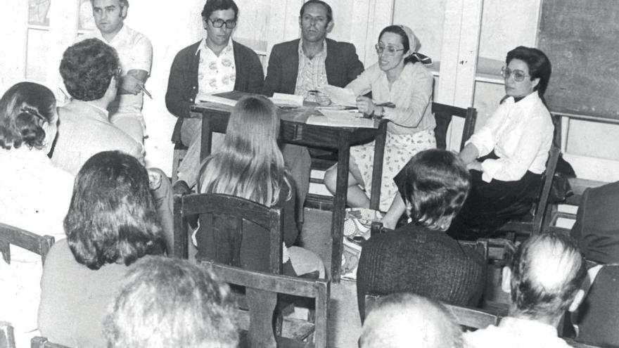 Una reunión de la asociación de Vecinos del barrio de Schamann.