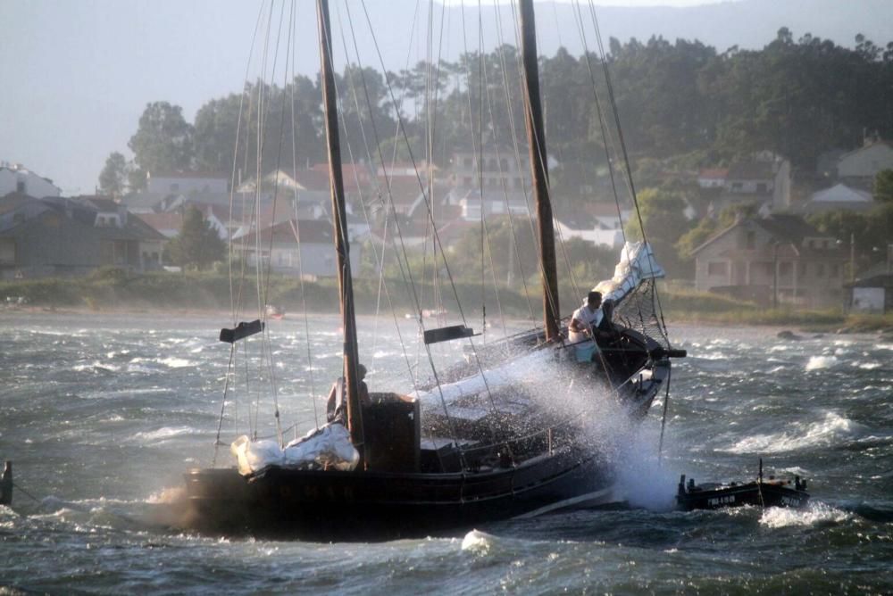 O vento provocou o afundimento de dez dornas na Illa de Arousa